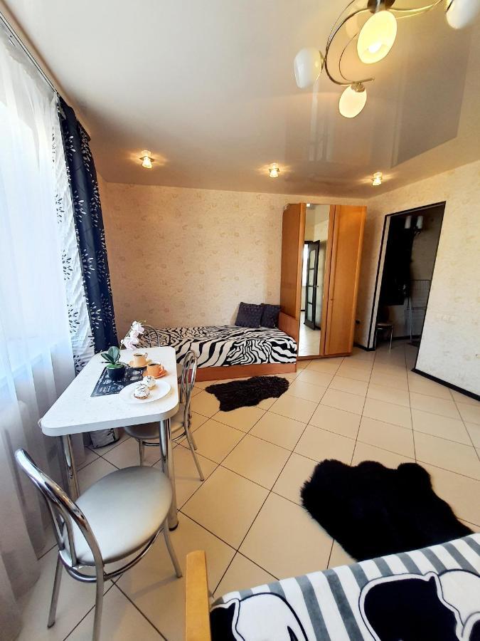 Apartments On Sotsialisticheskaya Kak Doma バブルイスク エクステリア 写真