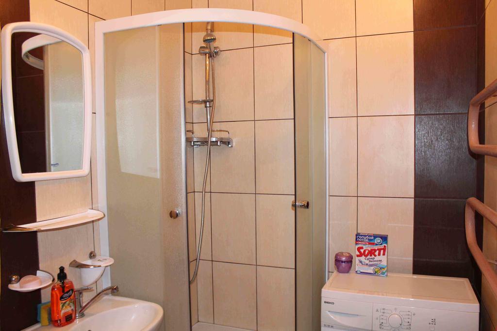 Apartments On Sotsialisticheskaya Kak Doma バブルイスク エクステリア 写真